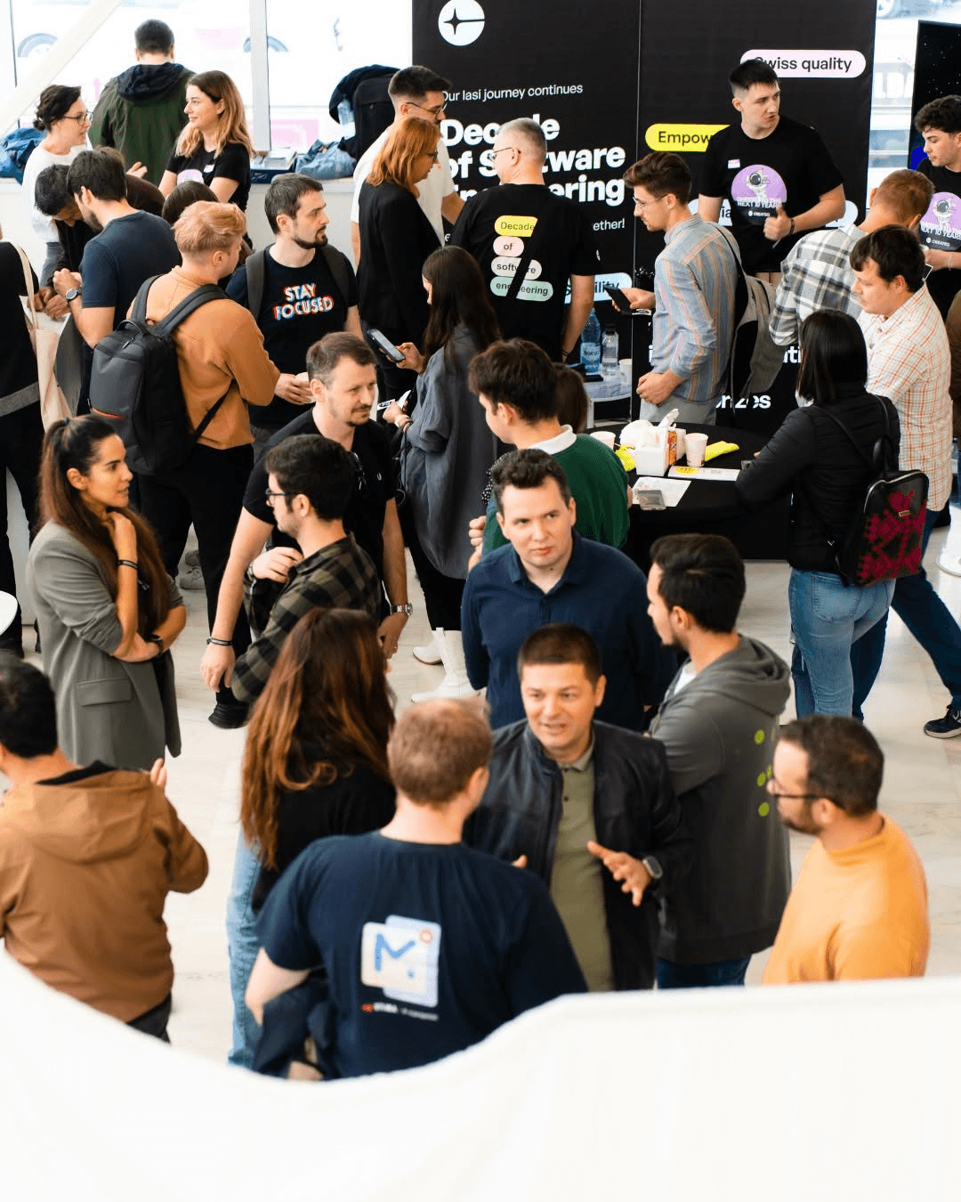 Eveniment tech la Agora - networking Codecamp Iași