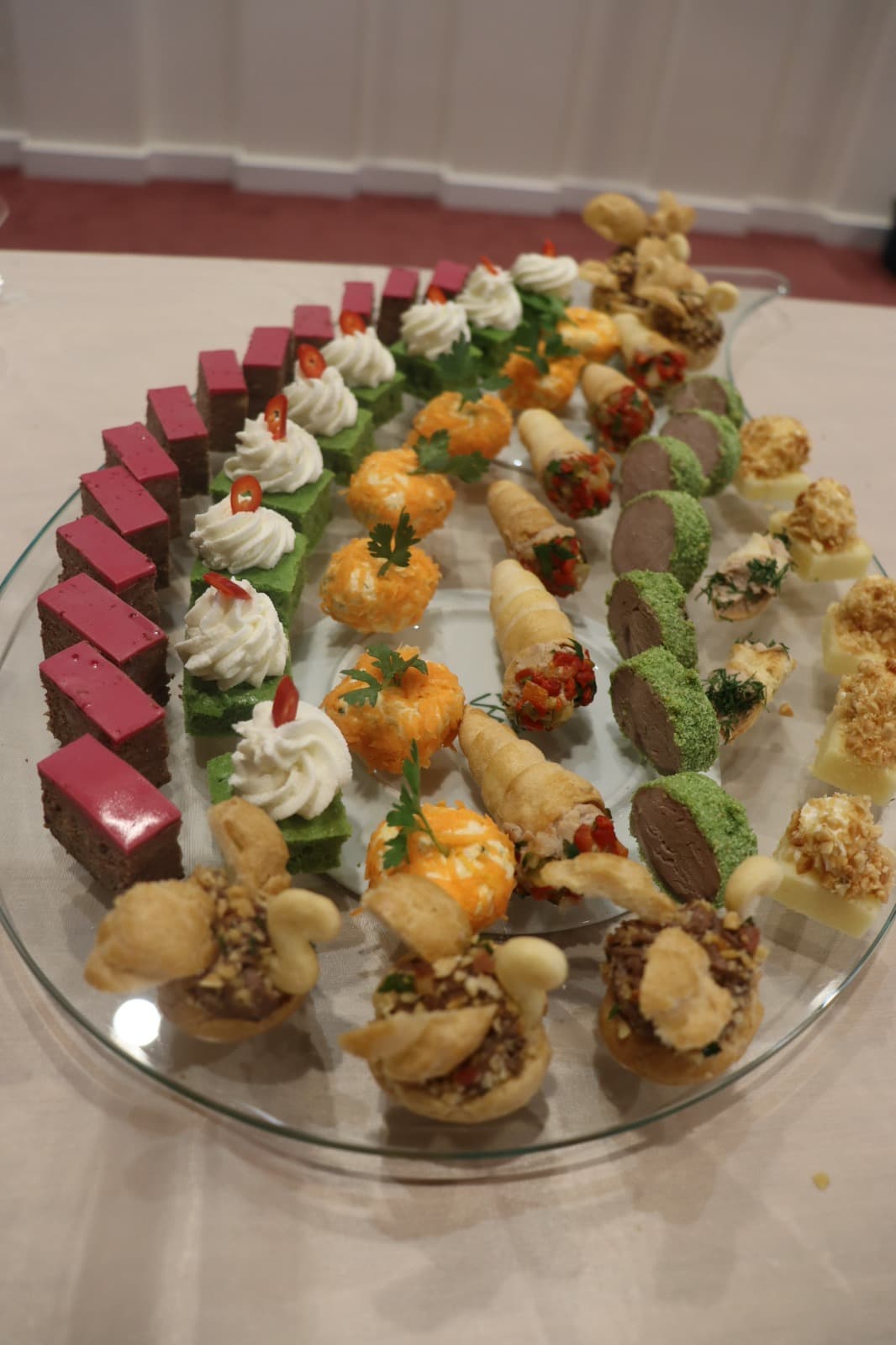 Platouri aperitive catering premium Iași