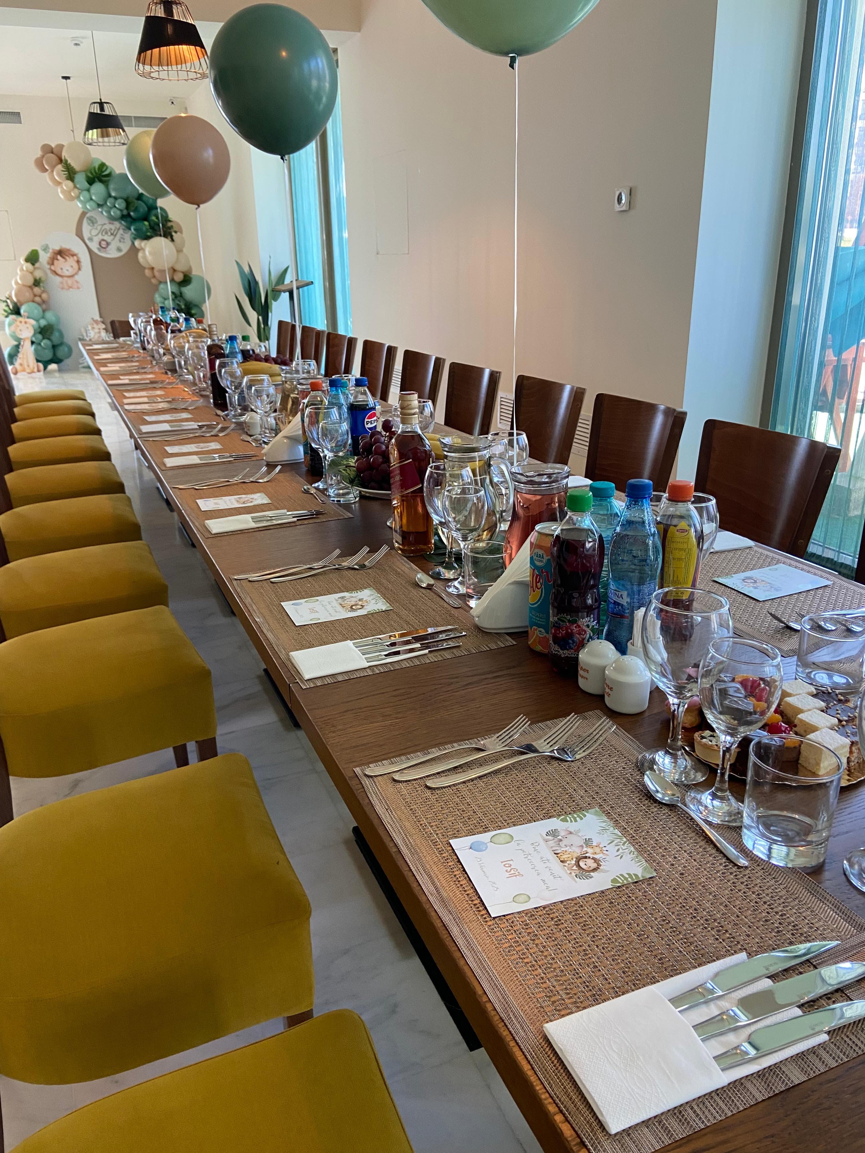 Meniu propriu de restaurant pentru botez la Agora